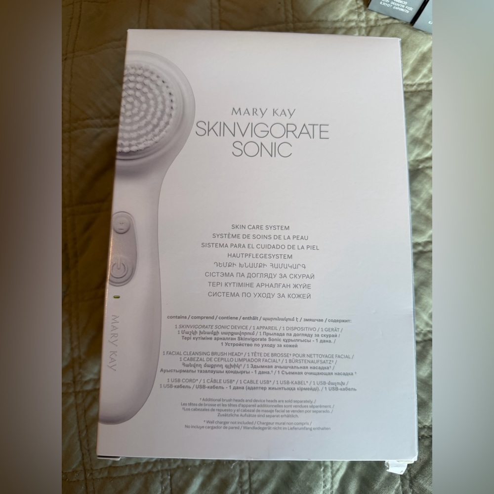 Mary Kay Skinvigorate Sonic Skincare Tool - White and Gray